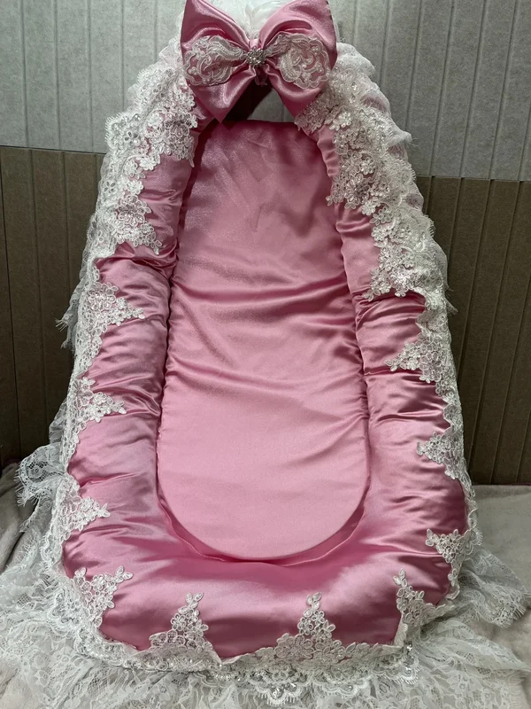 AliExpress - Baby Luxus Spitze Rosa Krippe Bettwäsche Neugeborenen Atmungsaktive Weiche Tragbare Säuglings Nest Schlafen 0-24 Monate Babys Essentials 
