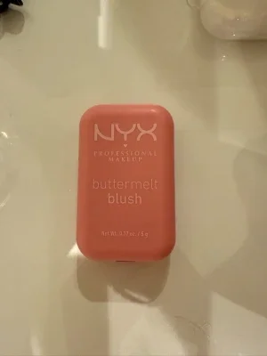 NYX Buttermelt Blush Soft Pink