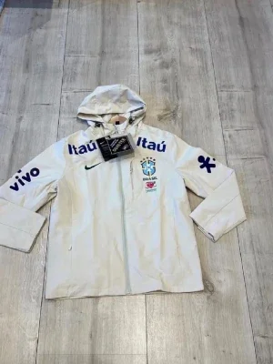 Vit Brasil Nike regnjacka Gore-Tex
