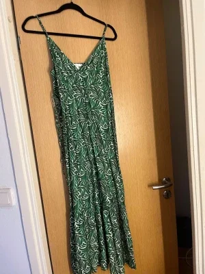 Cool green and white summerdress!