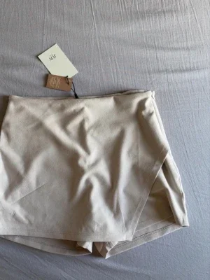 Beige skorts från JDY
