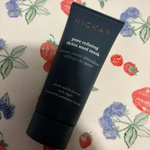 Pore Refining Detox Mud Mask från Hickap