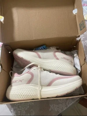 Nya Skechers sneakers(utan prislapp)