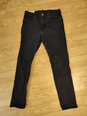 Svarta jeans herr stl 33/34