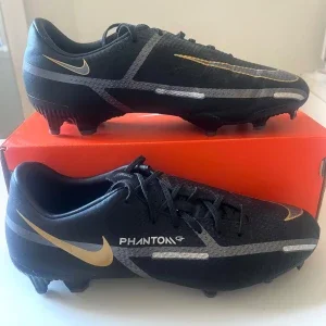 Nike Phantom fotbollsskor