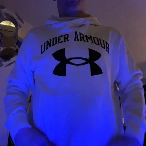 Under armour tröja. Storlek M/L