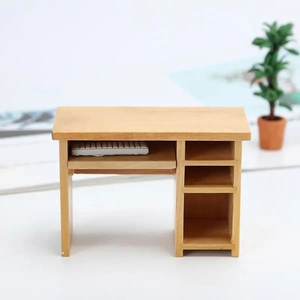 Miniatyr trebord med mus og tastatur, miniatyr studierom møbler dukkehus 1:12 skala husmodell dekorasjonstilbehør