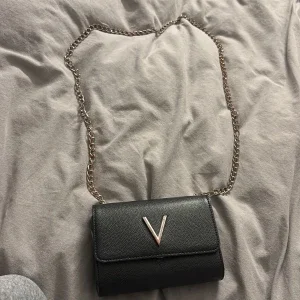 Valentino väska