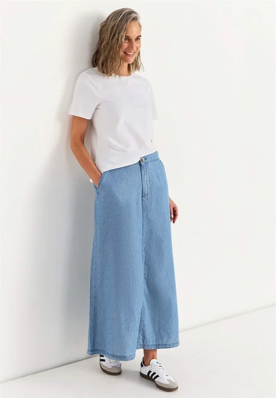 Cellbes of Sweden - Denim skjørt med lommer i lyseblå denim for damer i størrelse 34/36