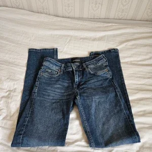 Blå jeans från J.Lindeberg