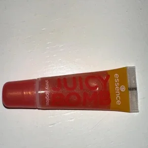 Essence Juicy Bomb Shiny Lipgloss