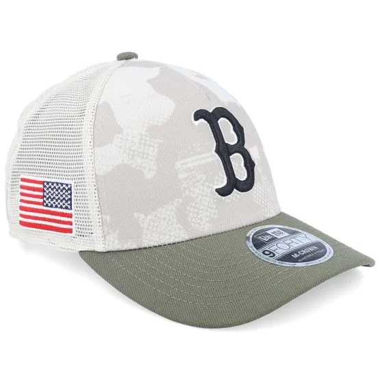 New Era Boston Red Sox MLB Armed Forces Day 9FORTY Stone/Olive A-frame Trucker Cap, Camo, One Size, Baumwolle/Mesh