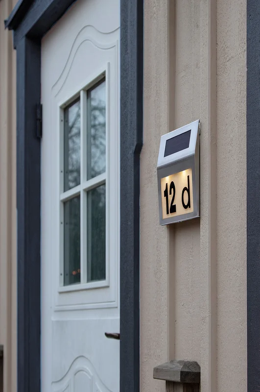 Jotex - Solcells vägglykta Wally Silver - Köp Utebelysning hos Jotex
