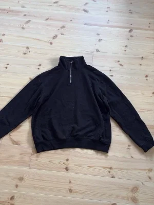 Svart halfzip sweatshirt ZARA