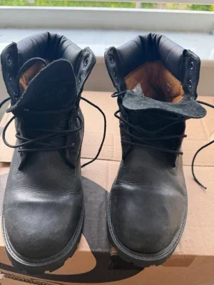 Svarta klassiska kängor i läder från Timberland