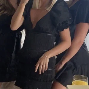 Svart fest klänning