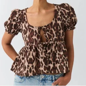 Leopard top