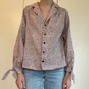 Mönstrad blus från Topshop