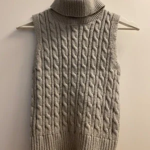 Stickad väst