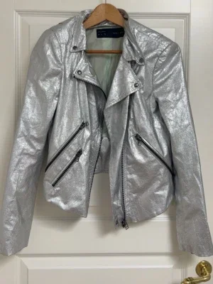 Silver jacka