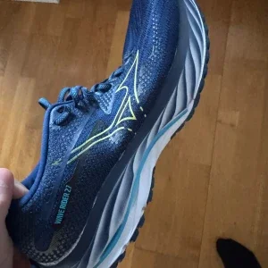 Blå löparskor från Mizuno