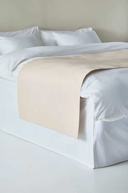 Jotex - Sengetæppe i Hotelstil 45 Cm Polyuretan Rosa Ensfarvet LEA Køb Sengetæpper hos Jotex