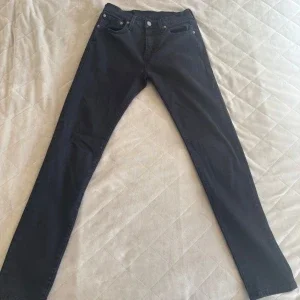 Levis 512 jeans