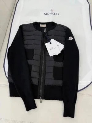 SÖKER!!!! Moncler cardigan dam xs max 600 kr