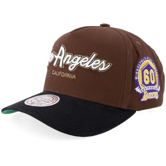 Mitchell & Ness - NBA Brown adjustable Czapka Z Daszkiem - Los Angeles Lakers Script 2.0 Pro Crown Brown/Black/Green A-Frame Adjustable @ Hatstore