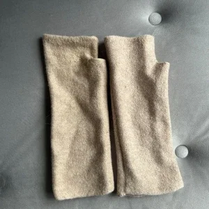Beige handledsvärmare
