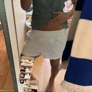 Vita linneshorts