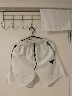 Vita Under Armour shorts