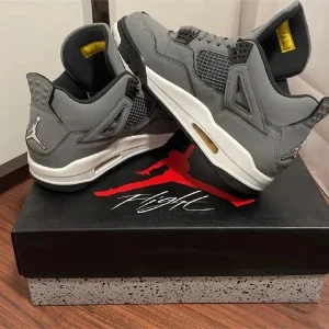 Jordan 4 grey