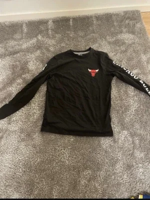 Chicago Bulls långärmad topp New Era