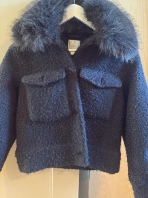 gina kappa med päls krage