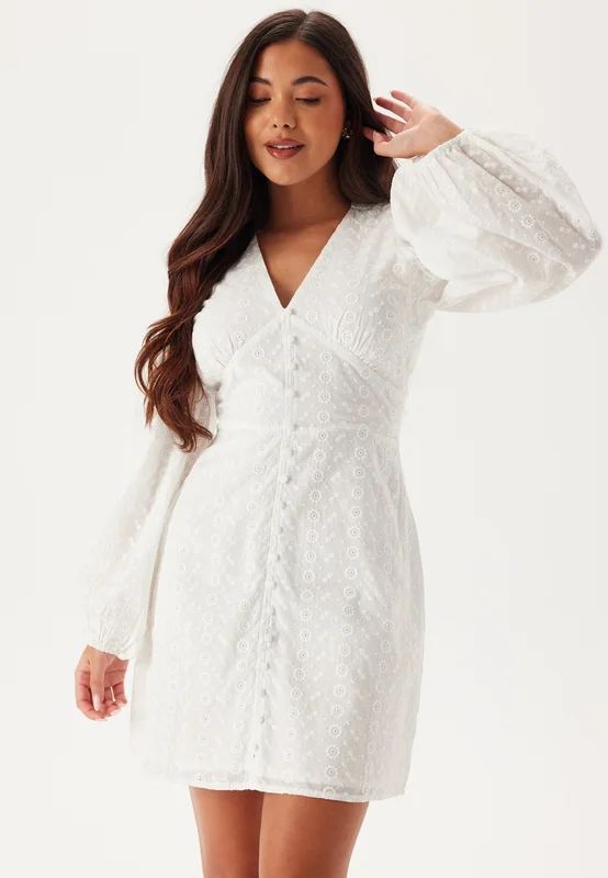 Bubbleroom Occasion - Broderie Anglaise Balloon Sleeve Dress - Studentklänning 2026 vit broderie anglaise med ballongärm