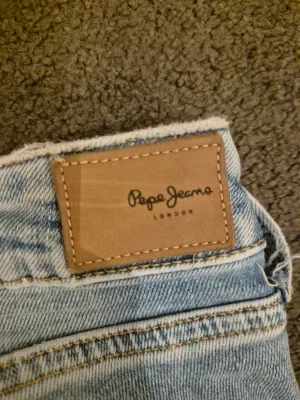 Ljusblå raka jeans från Pepe Jeans