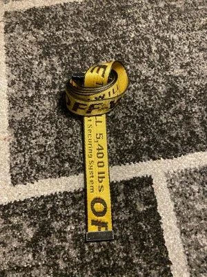 Off white bälte
