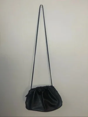 Svart clutch bag från raffinato