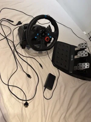 Logitech G29 ratt och pedaler