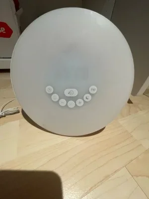 Vit wake up light med FM-radio