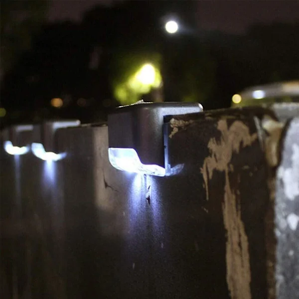 4-pack solcellsbelysning för däck LED solcellsbelysning för trappsteg Vattentäta staketlampor för utomhussteg staket [dB}