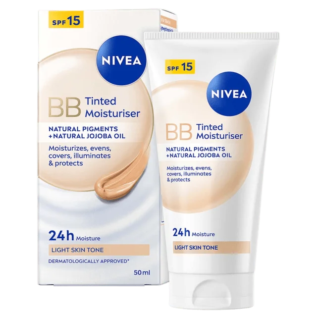 NIVEA Färgad dagkräm Tinted Day Cream Light SPF15 50 ml Dagcreme Dam