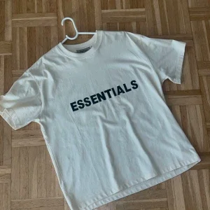 Vit Essentials Fear of God t-shirt