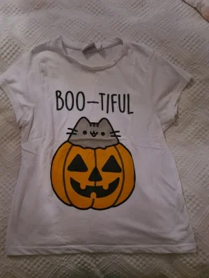 Vit Pusheen t-shirt med pumpa