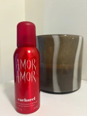Amor Amor parfym från Cacharel