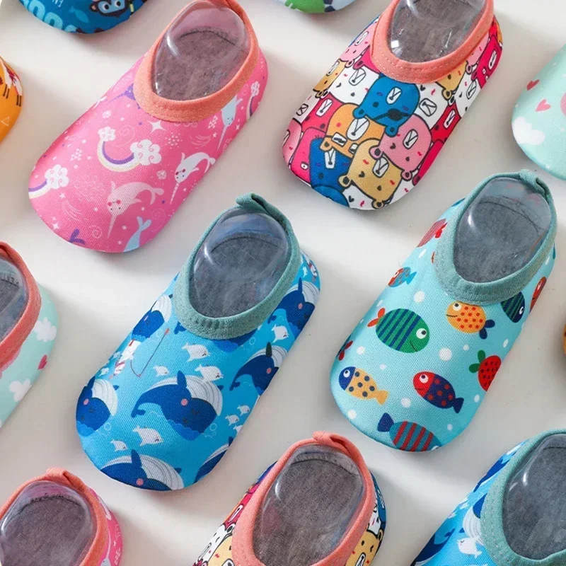 AliExpress - Enfants natation Surf sport baskets quatre saisons anti-dérapant Aqua natation chaussettes de sol bébé enfants dessin animé piscine plage
