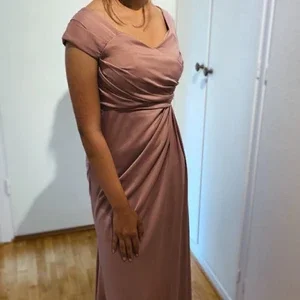 Rosa balklänning