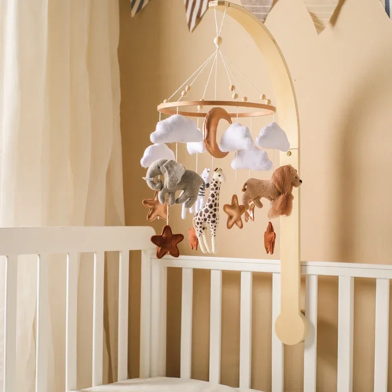 AliExpress - Mobile musical en bois pour lit bébé, support pour berceau, jouet suspendu en feutre doux avec animaux, boîte à musique pour nouveau-né, 