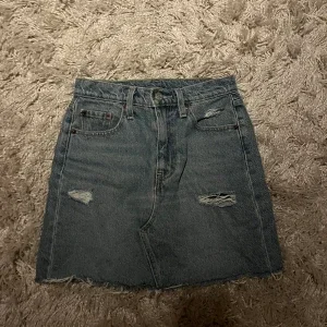 Levis kjol.